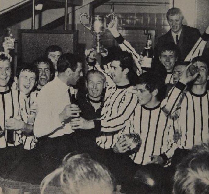 oldscotfootball's tweet image. Dunfermline Athletic players celebrate winning the Scottish Cup in the Hampden Park dressing room 1968

@pars_retro @1885Dunfermline