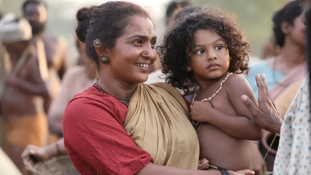 SADAN_Canada's tweet photo. Our Dalit Adivasi women are not the women shown in the savarna directed movies like #Pushpa. Our women are the women in #Thangalaan 🔥💙
#dalitwomen #dalitculture #debrahmanisation https://t.co/9rfvWAwXfQ