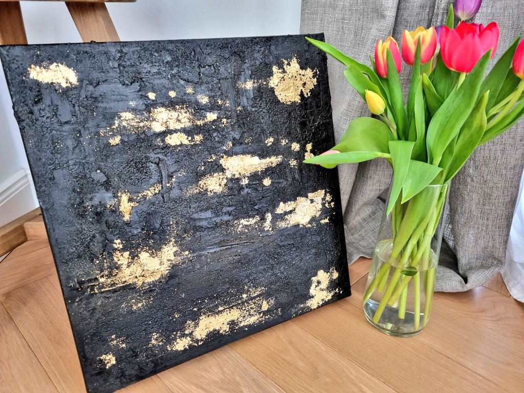 Mit Blattgold abstraktes Gemälde

willhaben.at/iad/object?adI… 

#Kunst #KunstausWien #Wien #Österreich #Austria #Vienna #Dekoration #Wohnen