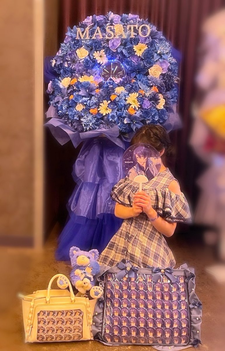 HBD_Masato's tweet photo. うたの☆プリンスさまっ♪
ST☆RISH LIVE STAR TREASURE
-MOONSHINE-

聖川真斗さんにSnow Balladeイメージでお花を贈らせていただきました💐💙
素敵なライブをありがとうございました🌙

#うたプリST #STライブ https://t.co/BMwSwyCJkv