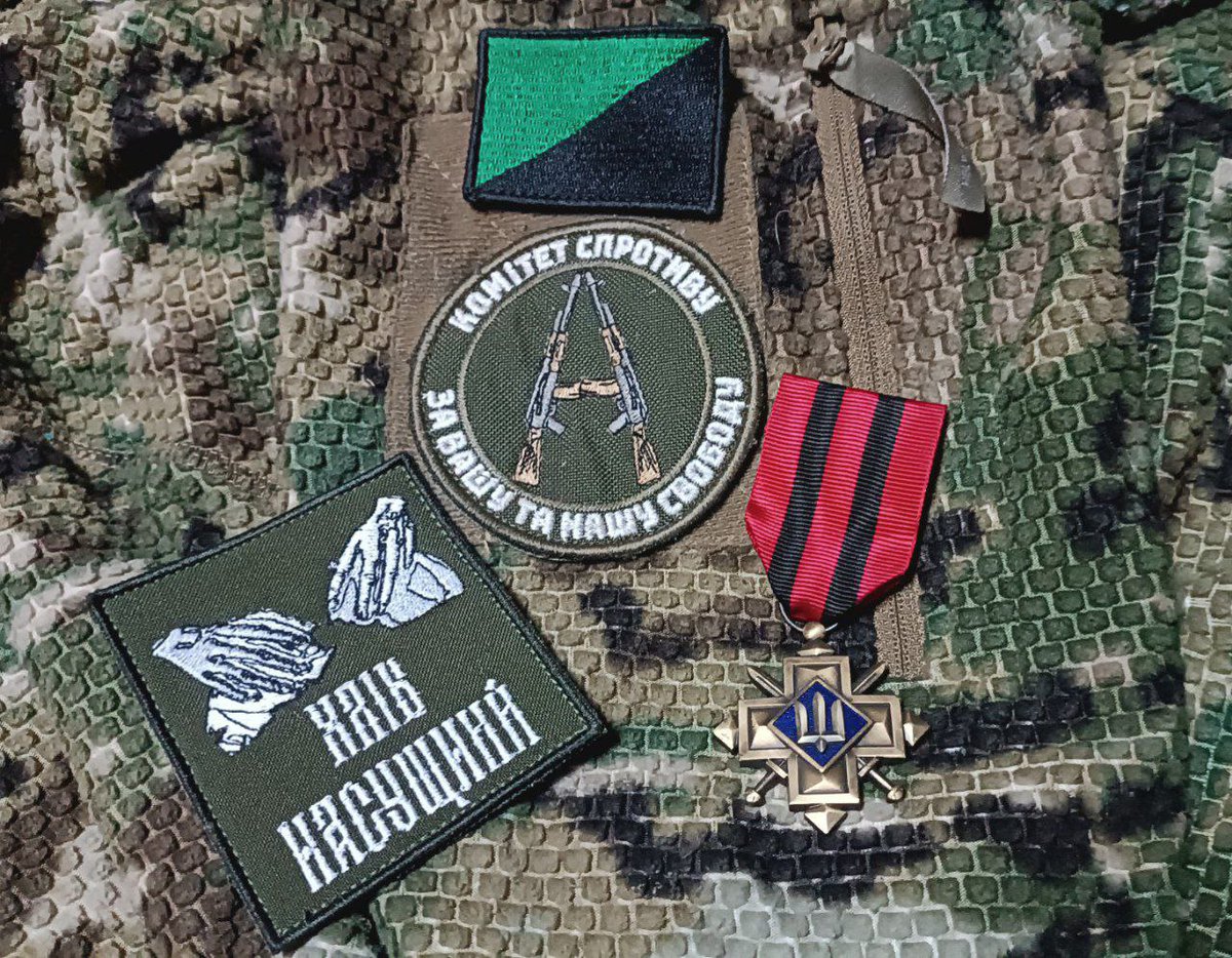 Вітаємо нашого товариша, активіста "Екоплатформи", з отриманням заслуженої нагороди "Золотий хрест".

Congratulations to our comrade, "Ecoplatform" activist, for receiving a well-deserved "Golden Cross" a
reward.