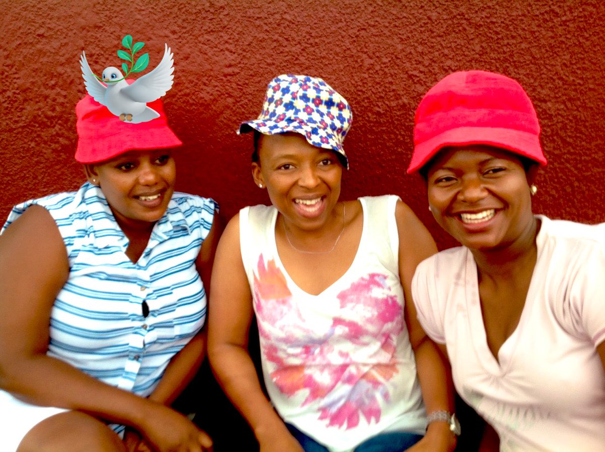 thuli_mashaba's tweet photo. #OnThisDay in 2016, we laid our baby Sis to rest, we’ve never healed, we just learned to live with the pain of losing her 💔 You’re always in our hearts Sis 🕊️💐❤️ 
#RememberingZandile #SiblingLove #August25 #MYSRIP https://t.co/STnmroGYGz