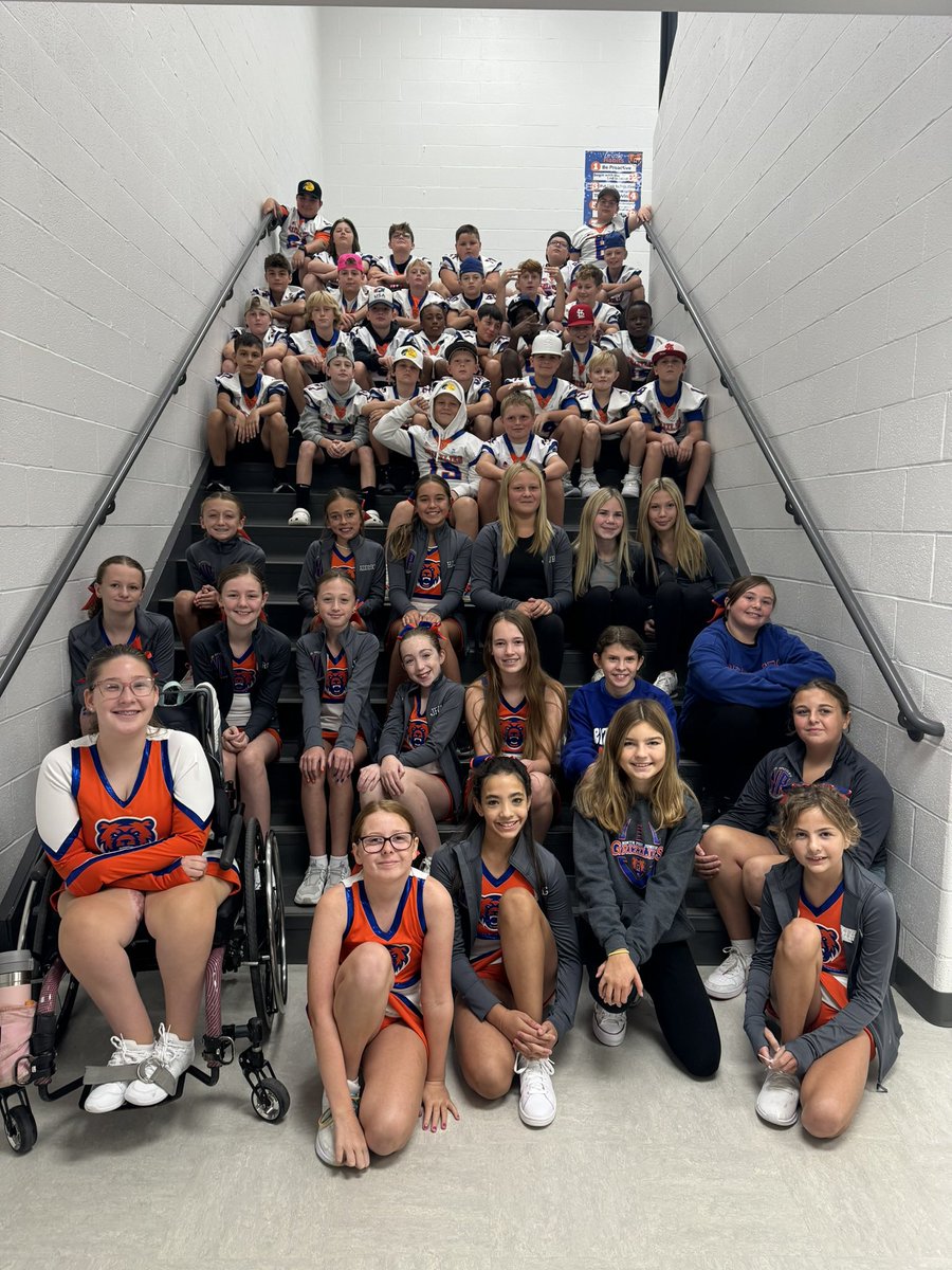 MessickMom's tweet photo. Your 6th Grade Grizzlies Football and Cheer!  It’s a great year to become a Grizzly 💙🧡🐻 https://t.co/sU7KzeVq2D
