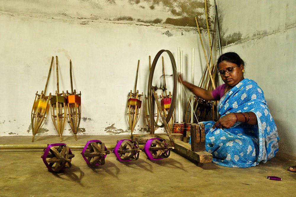 Chettinad popular for handmade tiles and Kadanghi sarees.
#handforhandmadefoundation
#heritage # Indian artisinal