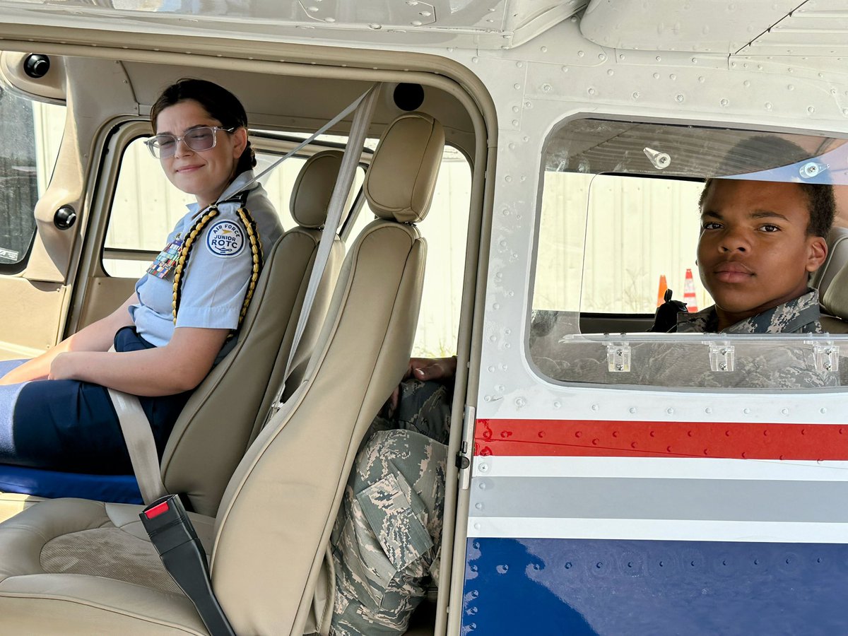 THSAirpower's tweet photo. Tuscola AFJROTC cadets received orientation flights with Asheville Civil Air Patrol. #nc075 #THSAirpower #hcstuscolahigh https://t.co/zLGL380Ryv