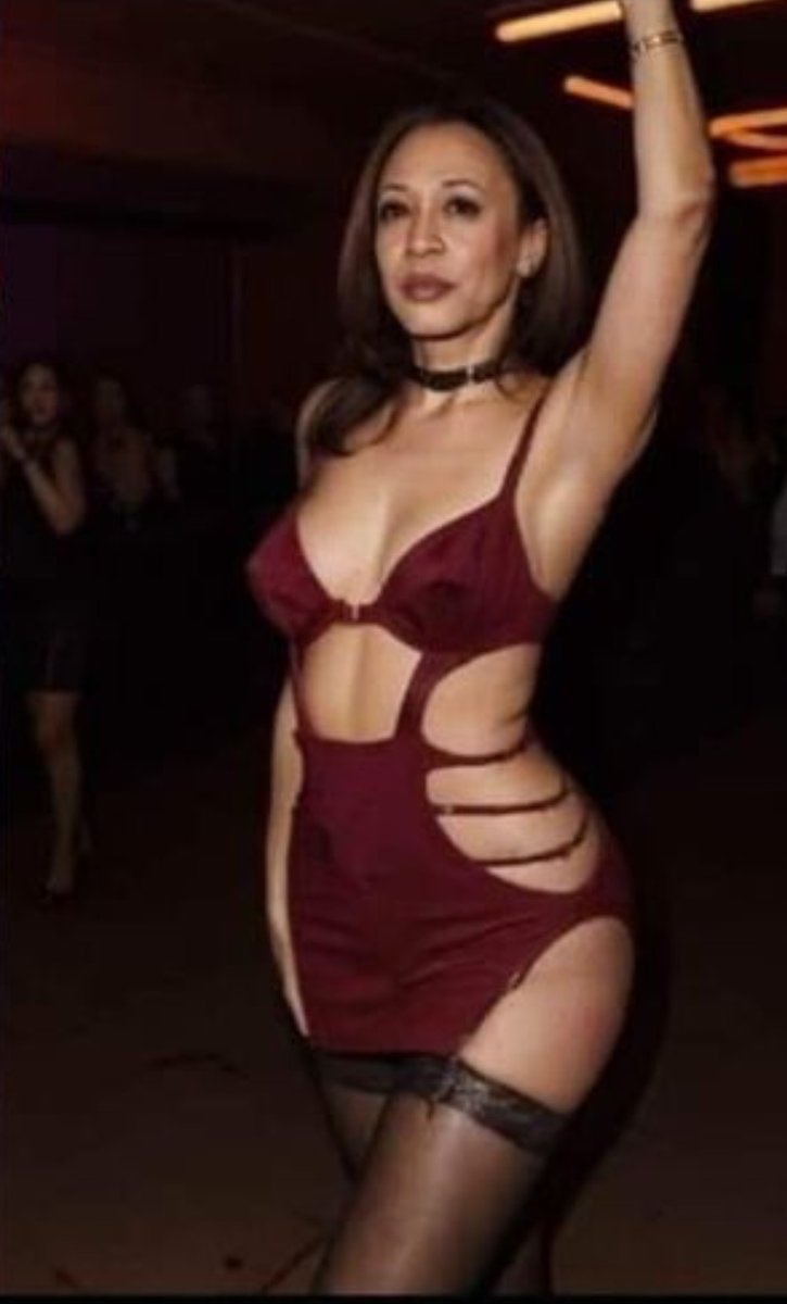 akafaceUS's tweet photo. Imagine looking at this and thinking shes “presidential.” Literally a prostitute https://t.co/RGHao9SiEb