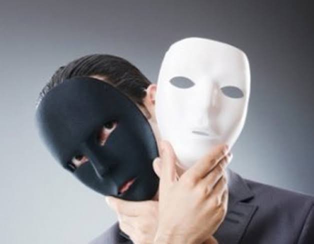 <a href="/ridwankamil/">Ridwan Kamil</a> MENJADI BUKAN DIRI SENDIRI ITU TIDAK ENAK, MUNAFIK, TIDAK AKAN MENCAPAI TITIK GOOD MOOD.

BERMUKA DUA ADALAH SEBUAH DOSA (kata mama).

JANGAN YA DEK YA!!!