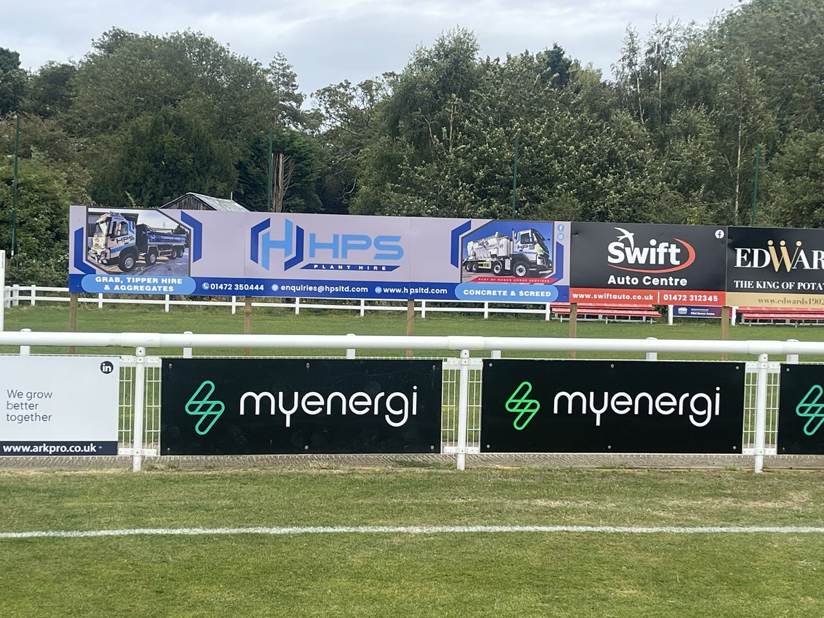CleeTownFC's tweet image. More signage going up in the ground before the derby game - the support locally this season has been fantastic 👏🏻

#Cleethorpes #Keepitlocal #nelincs