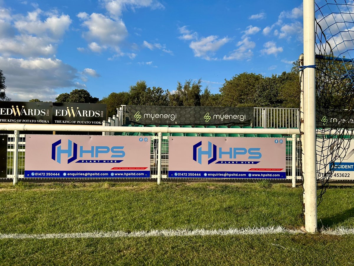 CleeTownFC's tweet image. More signage going up in the ground before the derby game - the support locally this season has been fantastic 👏🏻

#Cleethorpes #Keepitlocal #nelincs