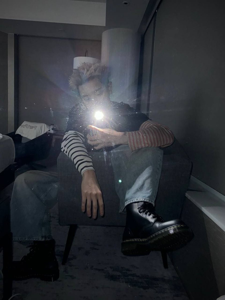 لطفا هشتگ‌زنی رو شروع کنید؛🔥❤️

برای ترک پوستر آلبوم آماده‌اید؟ بالاخره میتونیم یکی ازشون رو بشنویم🥺

نفری ۱۰تا ریپلای واسمون میزنید؟🍒

D-02 TO CHANYEOL SOLO
#BlackOut_TrackPoster
#CHANYEOL_BLACKOUT
#CHANYEOL #찬열 #엑소찬열