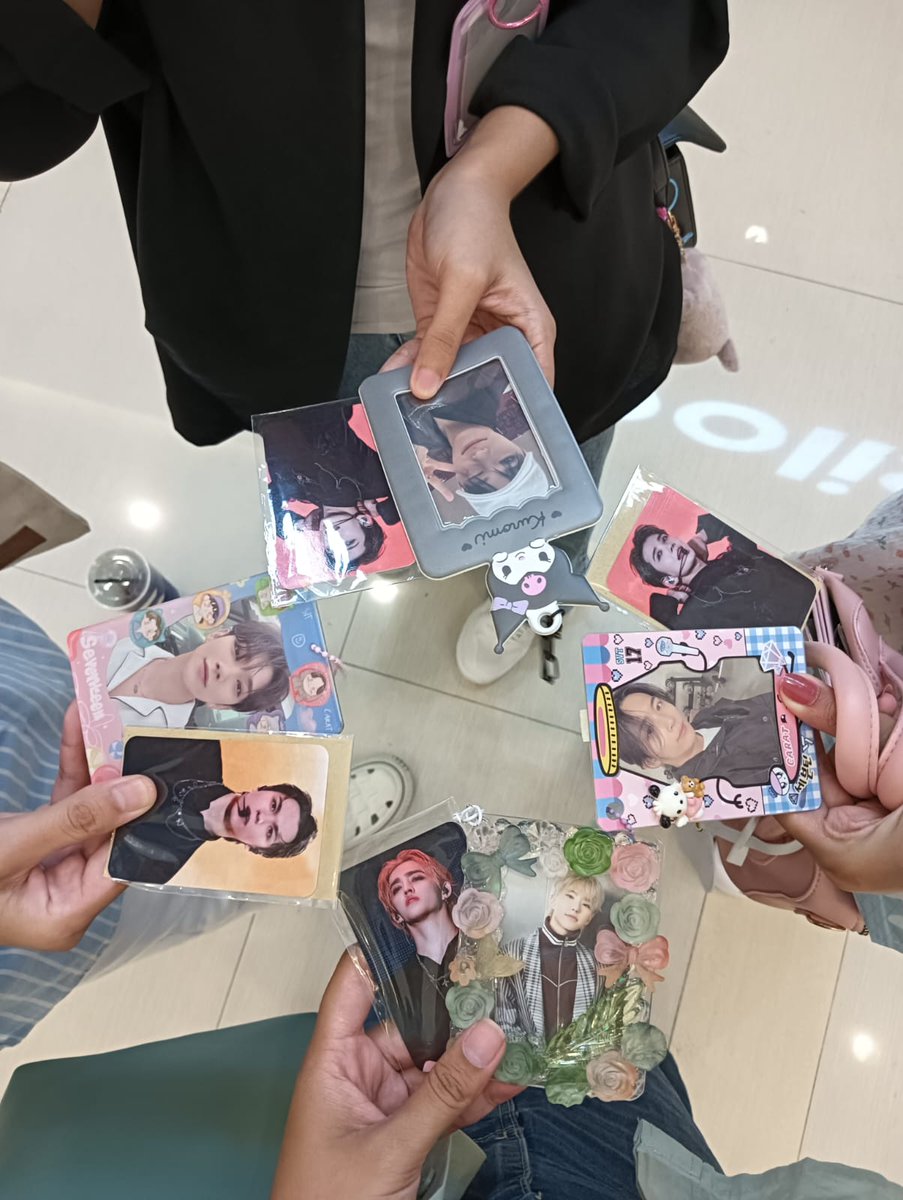 azminrla12's tweet photo. Seruuu bangett seventeen tour again follow to cinema 😍
Akhirnya nemu carat di real life 💕💕💕

#SEVENTEEN #FollowAgain #FollowtoCinema #CaratBogor #Bogor #Cinepolis #SeventeenTourAgain https://t.co/AIqDBnTiSv