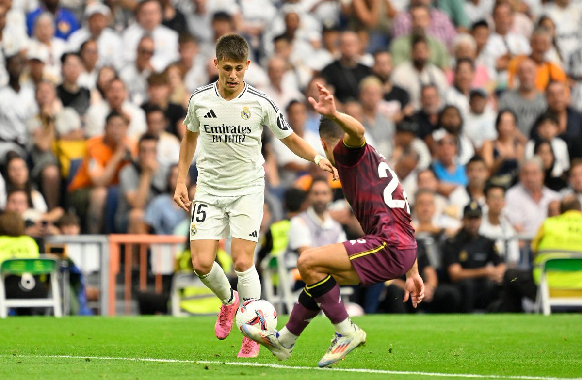 🏆 LaLiga'da Real Madrid, sahasında Valladolid'i 3-0 mağlup etti.

🇹🇷 Karşılaşmada Arda Güler, 69 dakika sahada kaldı ve yerini Brahim Diaz'a bıraktı.

⚽ 50' Valverde
⚽ 88' Diaz
⚽ 90+6' Endrick