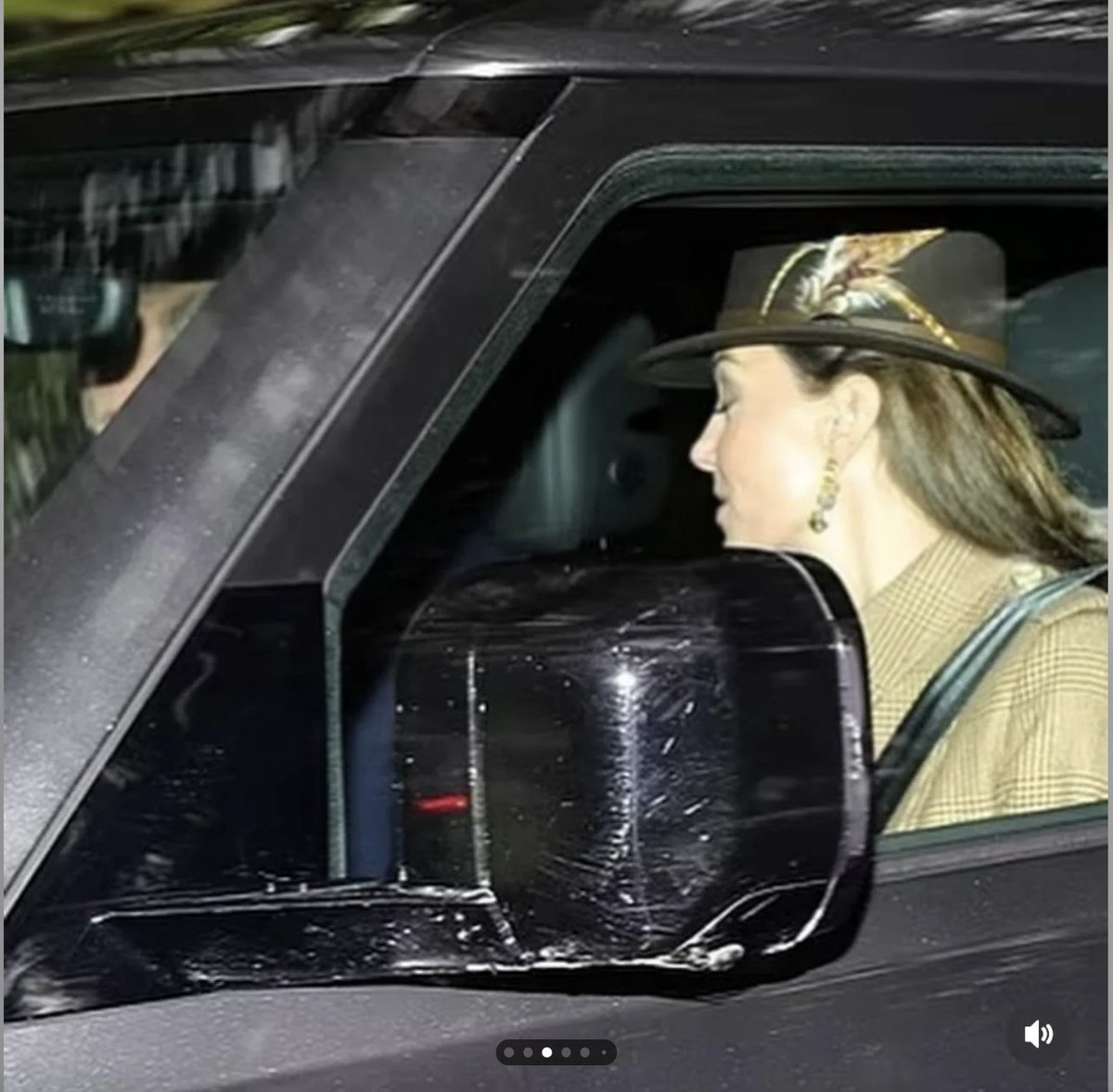 Royal Photos Watcher tweet media