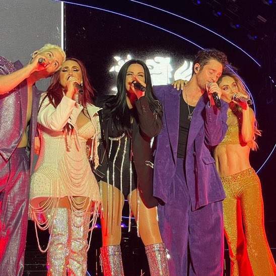 portnon's tweet photo. as primeiras fotos que foram saindo do primeiro show da soy rebelde tour e a sensação de “não posso acreditar que isso realmente tá acontecendo” VOLTAAAA 2023 😭 https://t.co/uQltGSMQSO
