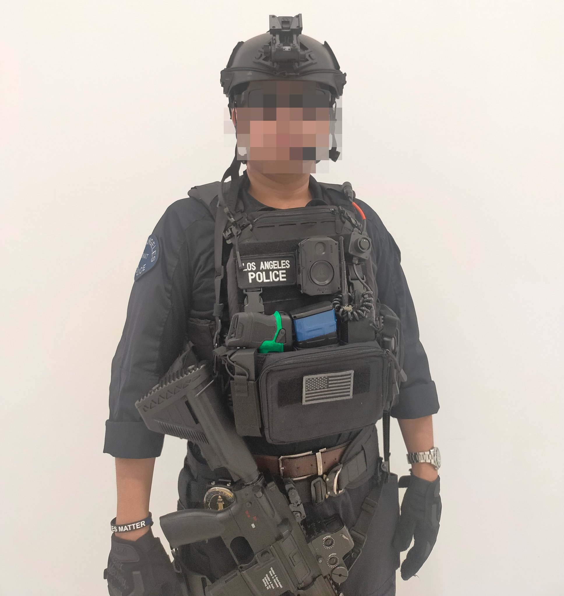 SWAT LAPD　ヘルメット What police officers should consider when buying a tactical