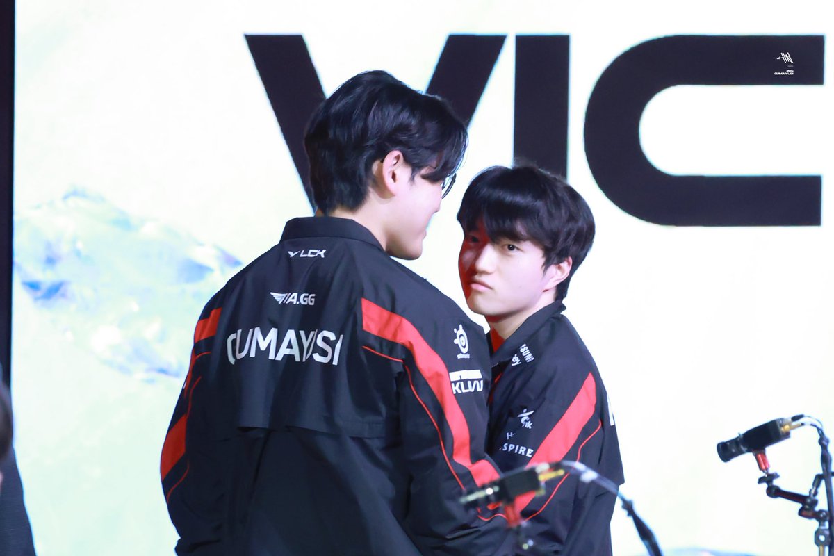 cloud9um's tweet photo. 230824 LCK SUMMER PO R1 (vs KT) HQ

최고의 봇듀오
#구마유시 #Gumayusi #케리아 #Keria https://t.co/Ml1l6gw3IB