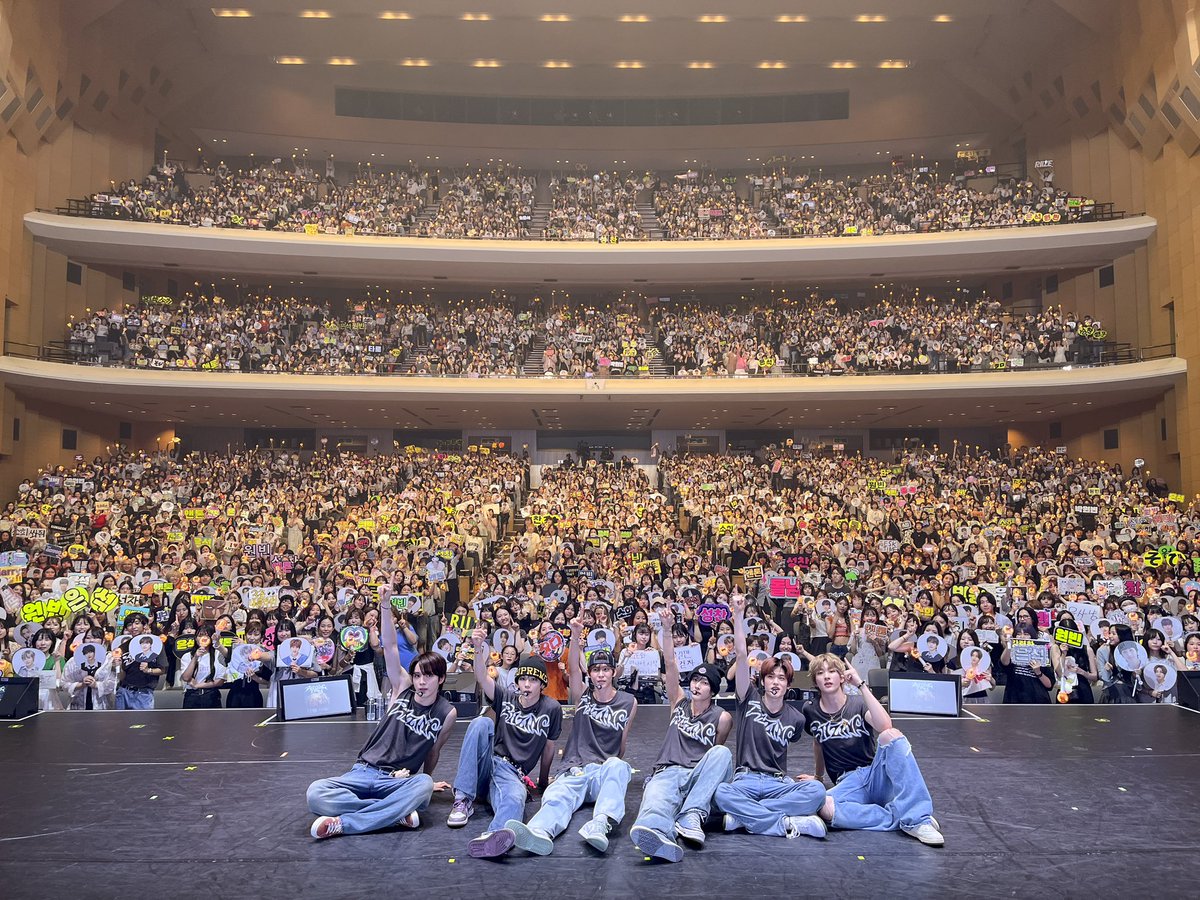 RIIZE_JPN's tweet photo. RIIZING DAY IN NAGOYA 🧡Day1🧡

#RIIZE #라이즈 
#RISEandREALIZE
#RIIZE_JAPAN_HALL_TOUR
#RIIZINGDAY #RIIZINGDAY_in_NAGOYA https://t.co/i3MqQVW88B