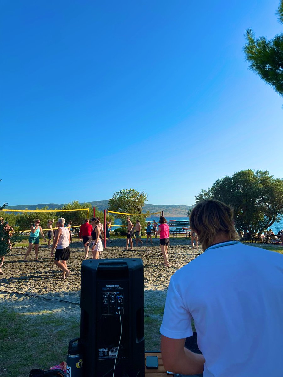 Neilson Alana Beach Club tweet media