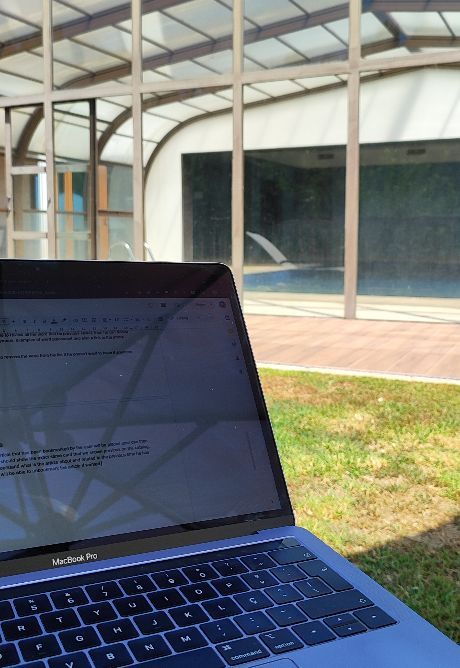 luismmcastro's tweet photo. How great is it to work from anywhere? The variety of people you meet is priceless. https://t.co/Lb5zsISbRG