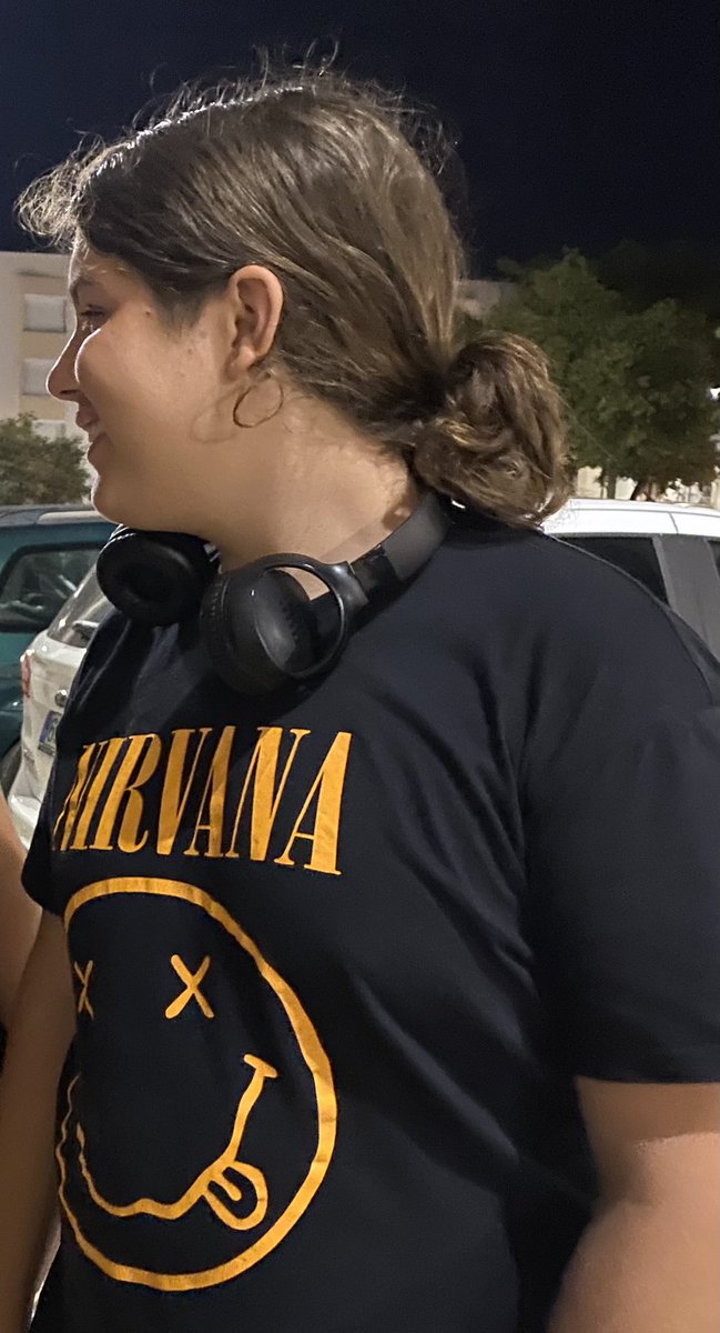 cessiem's tweet image. Tenho oficialmente um teenager em casa. 13 anos. Espero que seja uma adolescência meiga para mim.