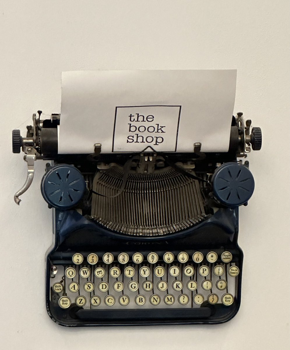 mattbrowning's tweet photo. Stop 2 on my Nashville bookstore crawl: The Book Shop. Small and gorgeous nook connected to a coffee cafe, with a carefully curated inventory and friendly staff who were quick with a great lunch rec! Beautiful spot!
#bookstore #independentbookstore #bookstoreexplorer https://t.co/2dpHf1nuel