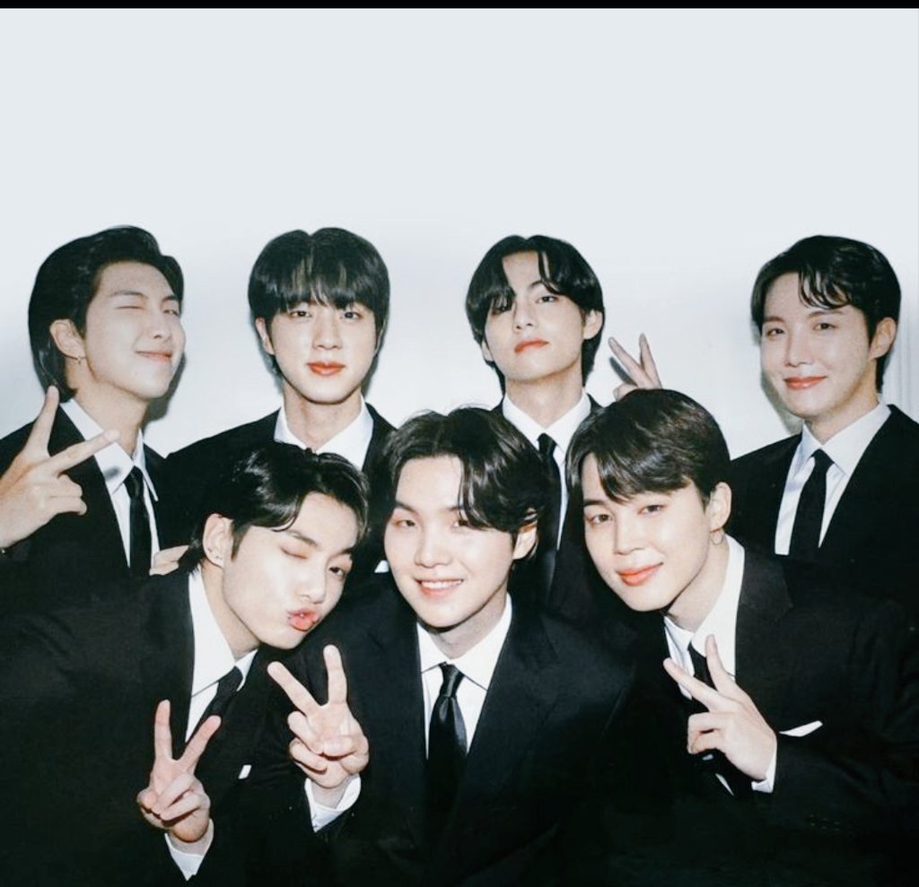 💜💜💜💜💜
다행히도 우리 사이는 아직 여태 안 변했네

(Afortunadamentenuestra relación no ha cambiado)

누가 뭐래도 방탄=7

(No importa lo que digan los demás, BTS es igual a 7)