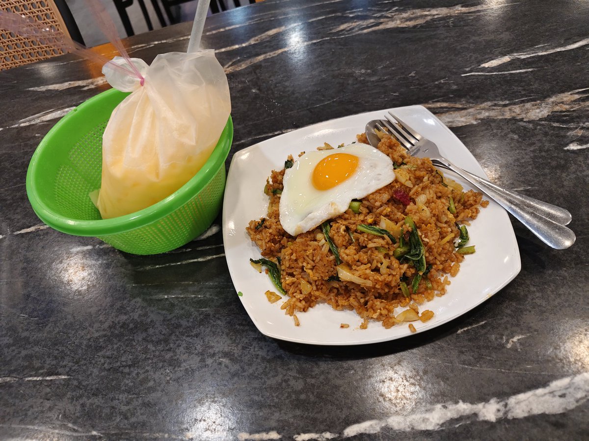 fqzlie's tweet photo. supper! esok jogging https://t.co/4w2aBiFIyI