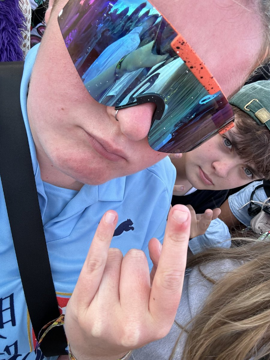 AlahnaCordory's tweet photo. #lookoutforeachother HOT TO GO https://t.co/KVYsyJAVTR