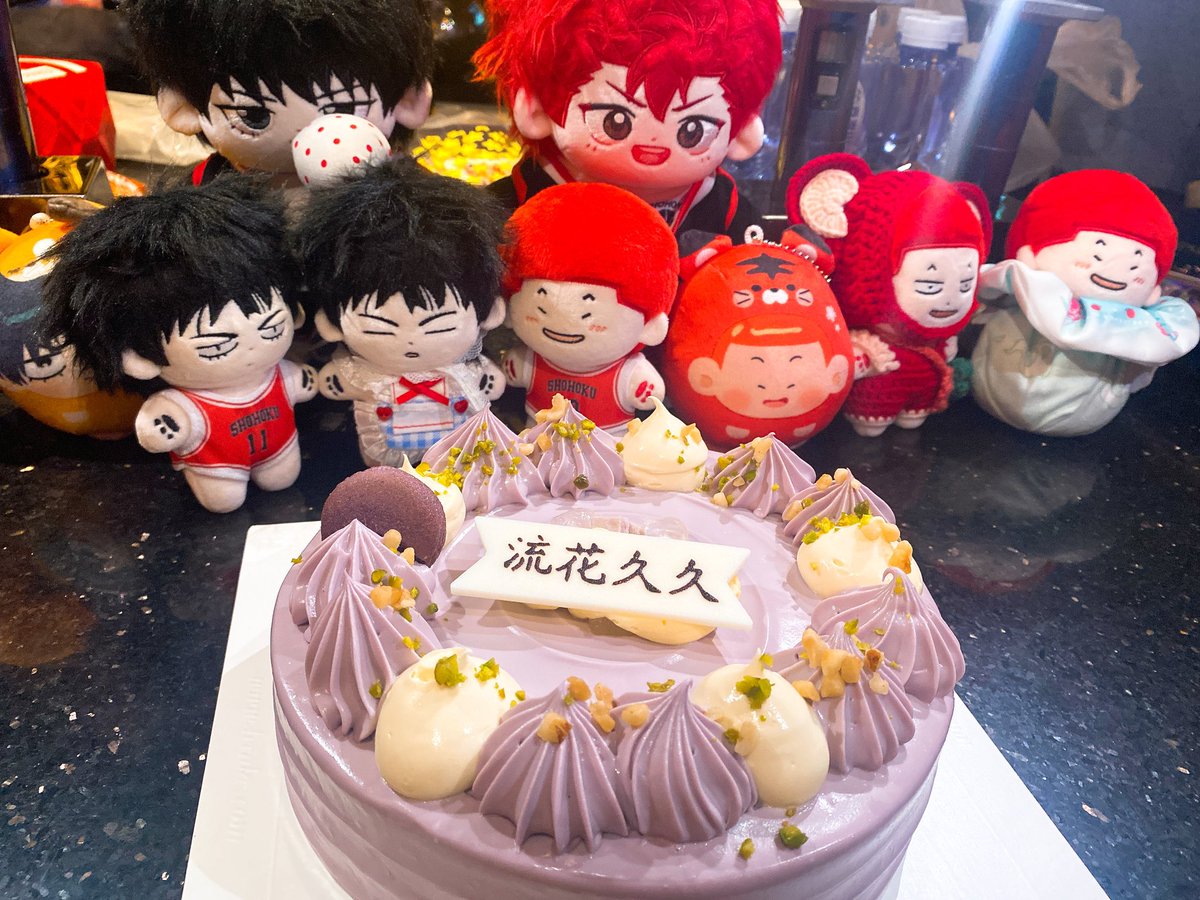 inin77's tweet photo. 上海的流花姐终于支棱起来了！看到了一些十分想拜读的古早本！感谢主办辛苦终于成功地办成了这次活动！以及赞助的金主妈咪！总之很感动 https://t.co/BALuc67nBh