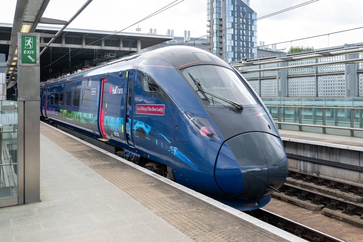 Richard Salkeld (@richardsalkeld) on Twitter photo The (Euro)star attraction at <a href="/StPancrasInt/">St. Pancras International</a> today: <a href="/Hull_Trains/">Hull Trains</a> arrivals and departures keeping customers connected while <a href="/NetworkRailEC/">Network Rail East Coast</a> <a href="/_ECDP/">East Coast Digital Programme</a> carry out work north of Kings Cross. Great to work with <a href="/EastMidRailway/">East Midlands Railway (EMR)</a> too!
📸 <a href="/SamL24/">Sam Lane Photography</a> The (Euro)star attraction at <a href="/StPancrasInt/">St. Pancras International</a> today: <a href="/Hull_Trains/">Hull Trains</a> arrivals and departures keeping customers connected while <a href="/NetworkRailEC/">Network Rail East Coast</a> <a href="/_ECDP/">East Coast Digital Programme</a> carry out work north of Kings Cross. Great to work with <a href="/EastMidRailway/">East Midlands Railway (EMR)</a> too!
📸 <a href="/SamL24/">Sam Lane Photography</a>