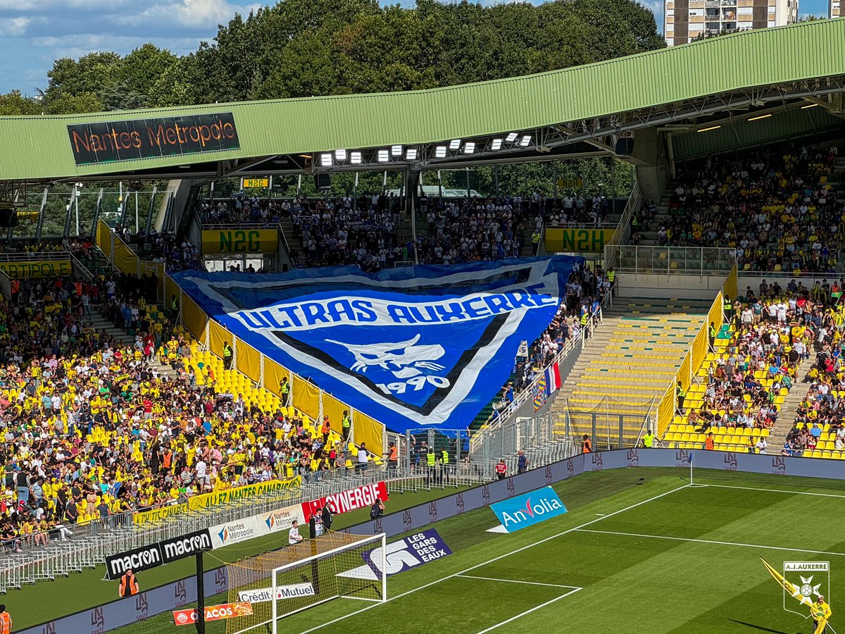 AJA's tweet image. 🤩 La #TeamAJA déjà incroyable pour ce premier déplacement de la saison 💙🤍

#FCNAJA (0-0)