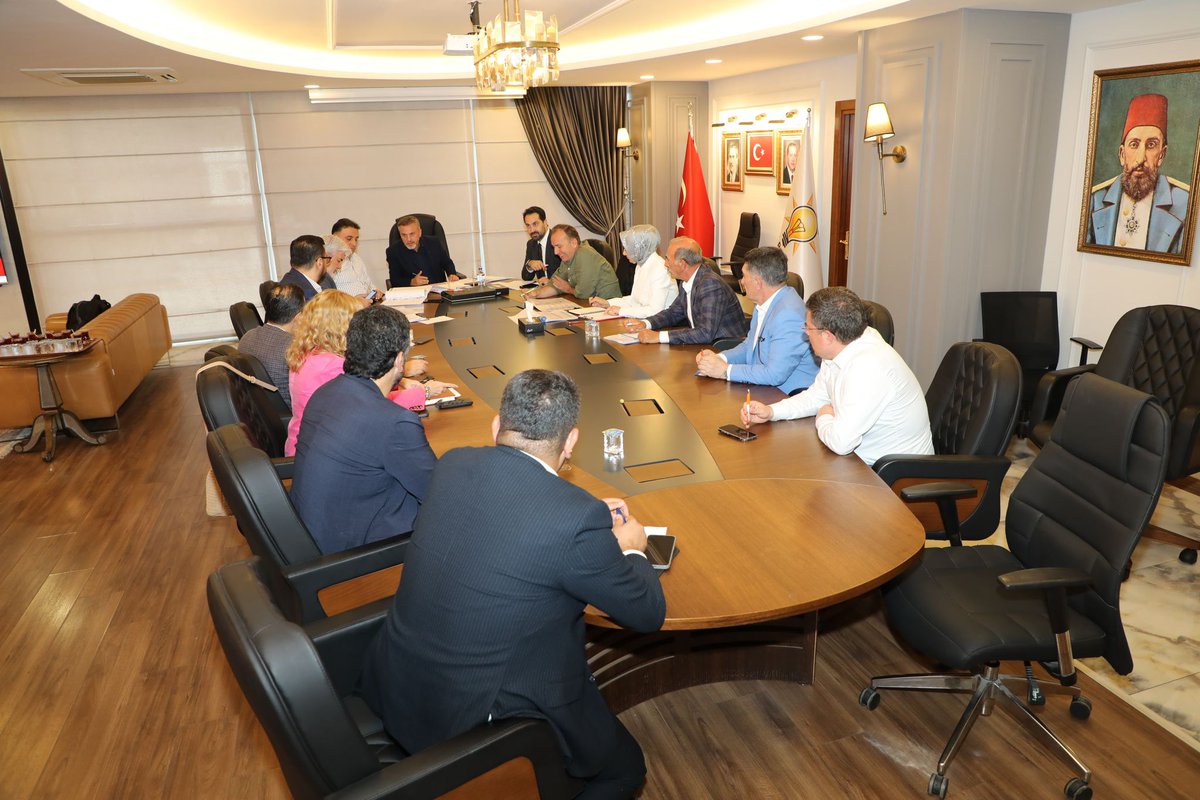 Teşkilat Başkanımız Sayın Erkan Kandemir'in başkanlığında bölge ve il koordinatörlerimizin de katılımıyla Manisa milletvekilleri olarak toplantı gerçekleştirdik.

Toplumun tüm beklentilerini karşılayacak teşkilatlarımızla ilk günkü aşk ve heyecanla sahada olacağız.