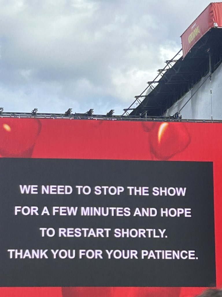 sasha65574307's tweet photo. @OfficialRandL 
BE SO FR RN https://t.co/L2ZMMJsxL6