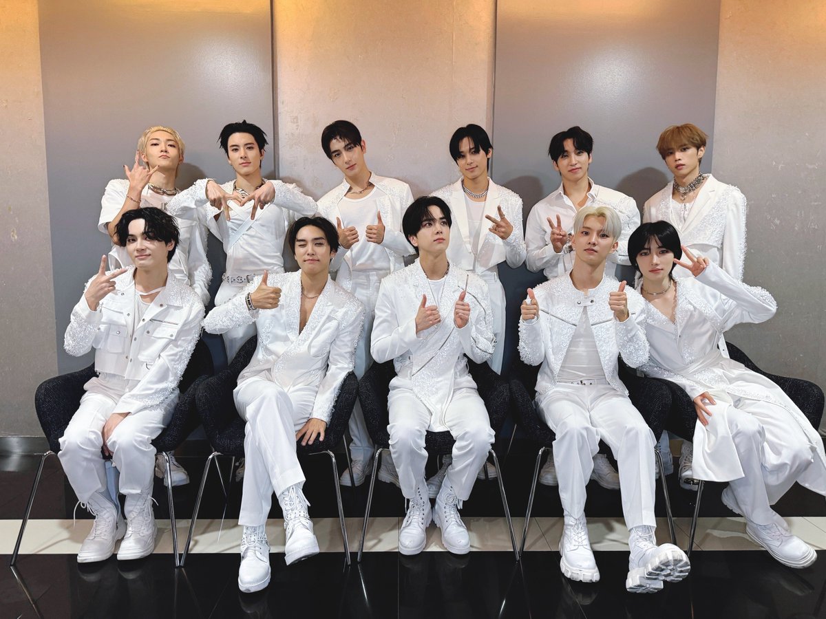 IST_THEBOYZ's tweet photo. [📸] THE BOYZ WORLD TOUR : ZENERATION Ⅱ in MANILA 완료🇵🇭 The reason why today is beautiful is because of THE B🥰 Thank you for being happiness of THE BOYZ🩵

#THEBOYZ #더보이즈
#ZENERATION2 #제너레이션2
#ZENERATION2_in_MANILA https://t.co/x4VXLrFwhM