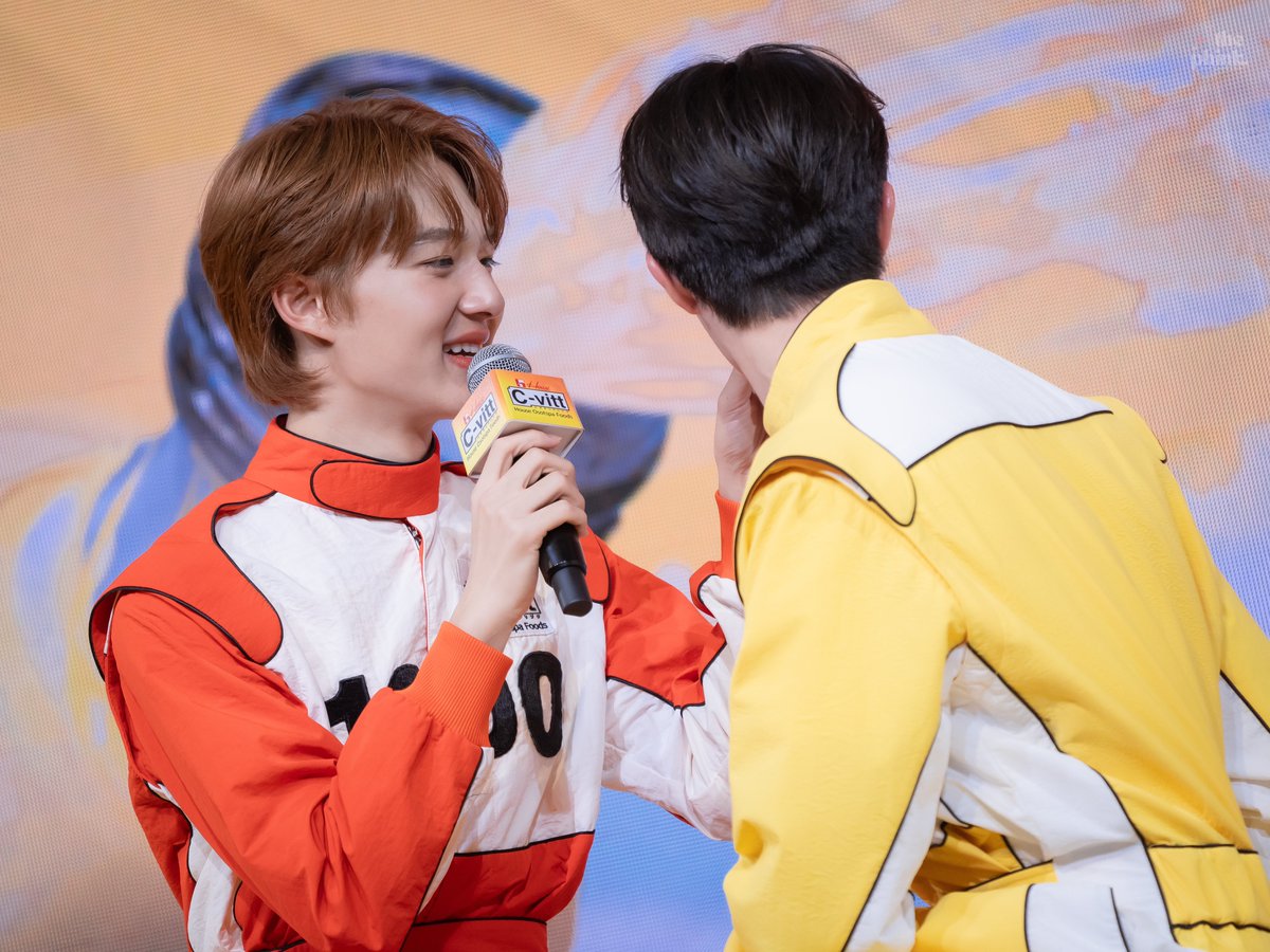 มีขนแมวติดหน้าเฮียน้าาา✨

#ZeeNuNew <a href="/zee_pruk/">Z</a> <a href="/CwrNew/">NuNew</a> 
#Cvitt1000mgXZeeNunew