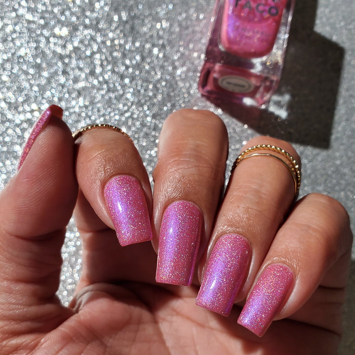 holotaco's tweet photo. Top the charts with this bubblegum pink crushed holo bursting with iridescent indigo micro-shimmer 🎶💅 Who’s been sampling this Pop Rocker track? 🎤
📸 :
1️⃣- @N_P_Society 
2️⃣- publicationsandpolish
3️⃣- a_painted_queen
4️⃣- melanated.mani
#holotaco #poprocker 💿🌮 https://t.co/9HpqlfkrYn
