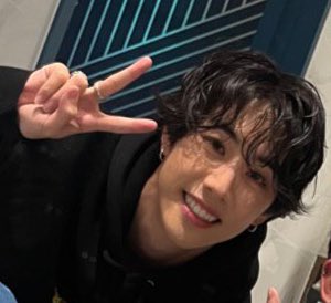 cyjprint's tweet photo. idol mark 🥹 https://t.co/SSUTV3dhE6