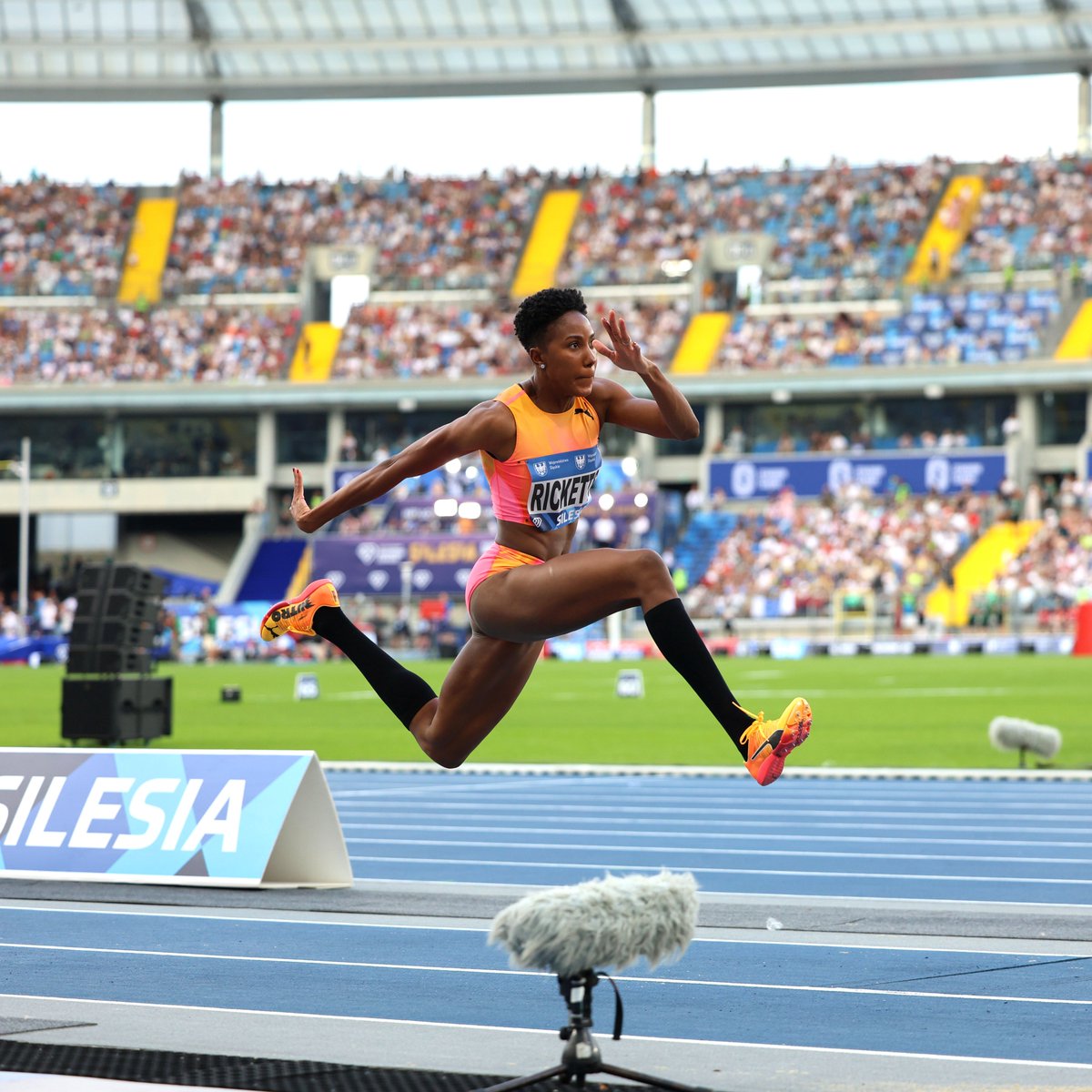 World Athletics (@worldathletics) on Twitter photo From silver to gold! 🥈➡️🏅
🇯🇲's <a href="/RickettsShan/">Shanieka Ricketts</a>, the Olympic silver medalist, clinches victory in the triple jump in Silesia with a jump of 14.50m! 👏
📸 <a href="/GorczynskaMarta/">Marta Gorczyńska</a>
#DiamondLeague From silver to gold! 🥈➡️🏅
🇯🇲's <a href="/RickettsShan/">Shanieka Ricketts</a>, the Olympic silver medalist, clinches victory in the triple jump in Silesia with a jump of 14.50m! 👏
📸 <a href="/GorczynskaMarta/">Marta Gorczyńska</a>
#DiamondLeague