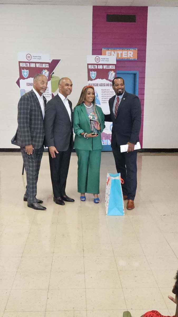 SherreeIAm's tweet photo. It was an honor to be recognized as an Educator Champion by the @HouUrbanLeague . I will always stay true to doing the work that I was called to do! @AldineISD had 3 recipients and let’s just say “ain’t nothing but a #jthing baby”😆😄@kojessie @KimJenk1 #AldineImpact https://t.co/2ko0SGaNVj