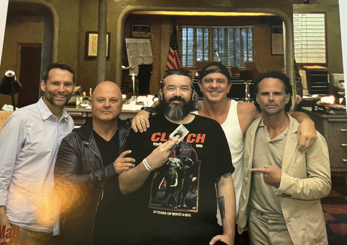 JackSpade's tweet photo. Never did I ever think I’d be in the presence of the greatest cast from the best TV show!  @MichaelChiklis @TheKennyJohnson @drsnell and #WaltonGoggins thanks for getting the team back together @MadMonsterMag #TheShield https://t.co/pWtAmHRgFw