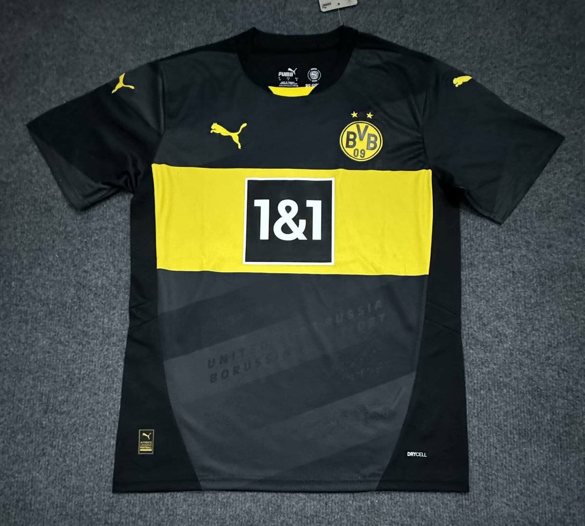 UniversDortmund's tweet photo. TROIS MAILLOTS AU CHOIX A GAGNER 🎈

Nous vous offrons 3 maillots au choix du BVB !

Pour cela, il faut : 

- RT et Liker ce tweet
- Suivre @UniversDortmund et @SambaFut_EU
- Mentionner un ami

TAS le 30/08. https://t.co/aGkBilCMDi