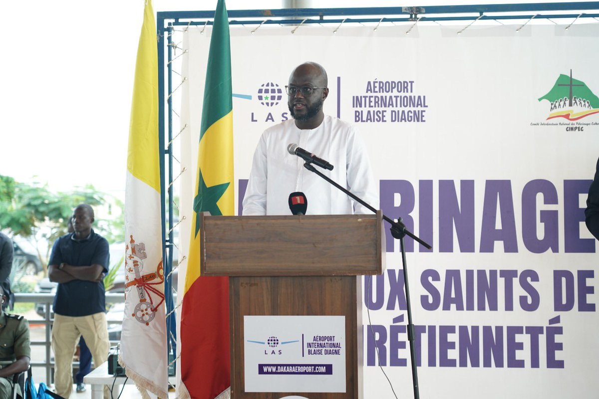 350 pèlerins catholiques se sont envolés de l’aéroport International Blaise Diagne pour ROME ce samedi soir. Un voyage qui entre dans le cadre du Pèlerinage aux Lieux Saints de la Chrétienté. 

#LAS #aibd #cinpec #pelerinage