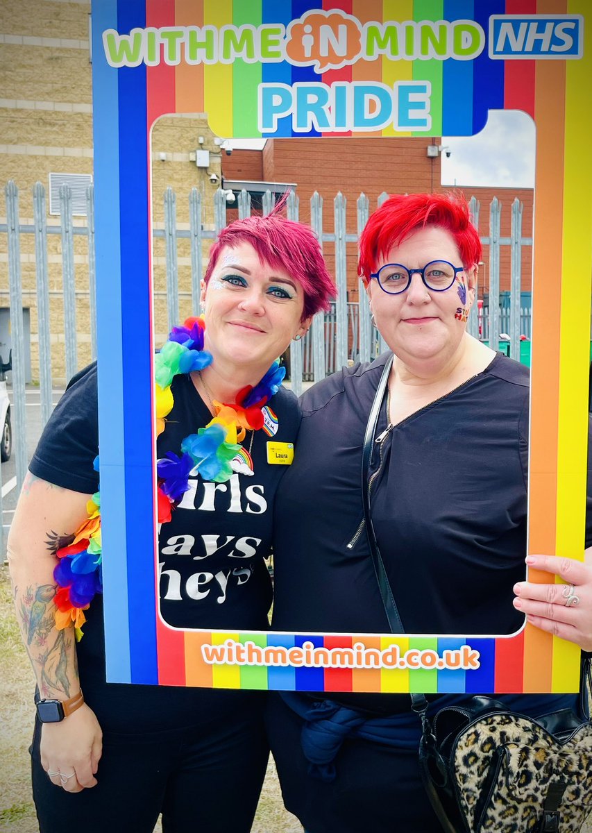 DrJude_G's tweet photo. Wonderful people at North Lincolnshire #Pride today. Great turn out from all @rdash_nhs - special thanks to @TTherapy_RDaSH @wmimdoncaster @Networks_RDaSH @FTMembership @jomcd101 @Lau_Wiltshire @AndrewHeighton1 &amp; our fab comms team!  @ScunthorpeLGBT https://t.co/Udvh78o03l