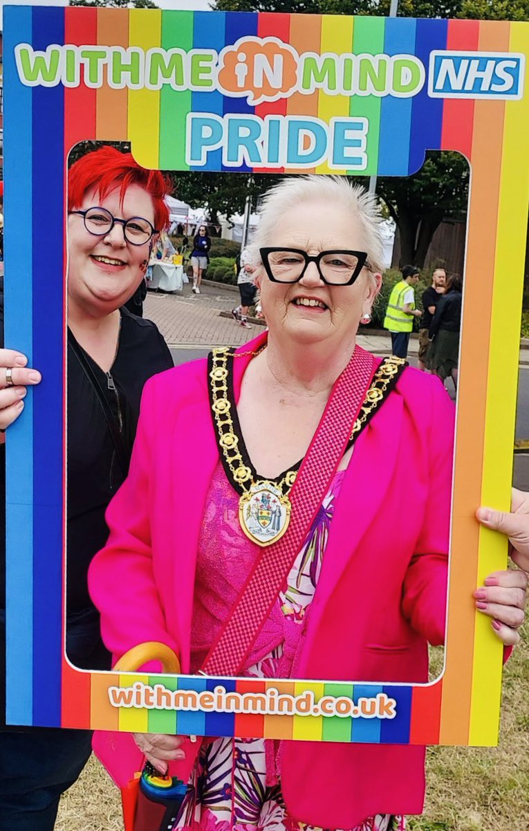 DrJude_G's tweet photo. Wonderful people at North Lincolnshire #Pride today. Great turn out from all @rdash_nhs - special thanks to @TTherapy_RDaSH @wmimdoncaster @Networks_RDaSH @FTMembership @jomcd101 @Lau_Wiltshire @AndrewHeighton1 &amp; our fab comms team!  @ScunthorpeLGBT https://t.co/Udvh78o03l