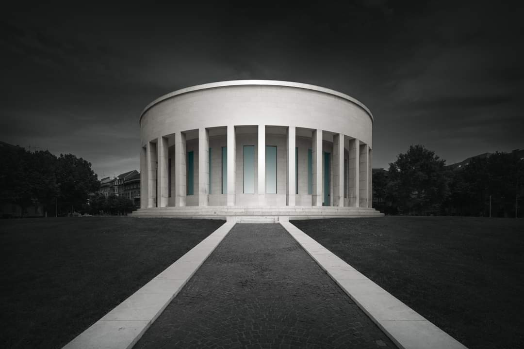 GalleryInflux's tweet photo. "Monumental Symmetry.."
© Steve Day (Australia)
X (Twitter) : @stevedayau
Instagram: @stevedayau
Website: https://t.co/pf9OmcsS0Q
Influx Profile: https://t.co/iRhFETSClO
#Influx_Gallery #photography #Digital_Photography #digital_content #fineartphotography #blackandwhite https://t.co/JbSRGtuVxi