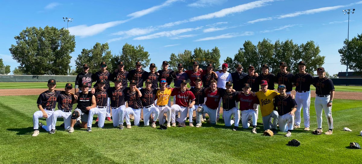 VABjets's tweet photo. 19th opening weekend highlights.  Great opening day with 22 families arriving from 7 provinces &amp; 2 states.Alumni game was a huge success with alumni taking down the new Jets 8-5.  Weekend finished off with a sold out Annual Scotiabank golf tournament.  Thank you to all sponsors! https://t.co/VJOfnT9VXE