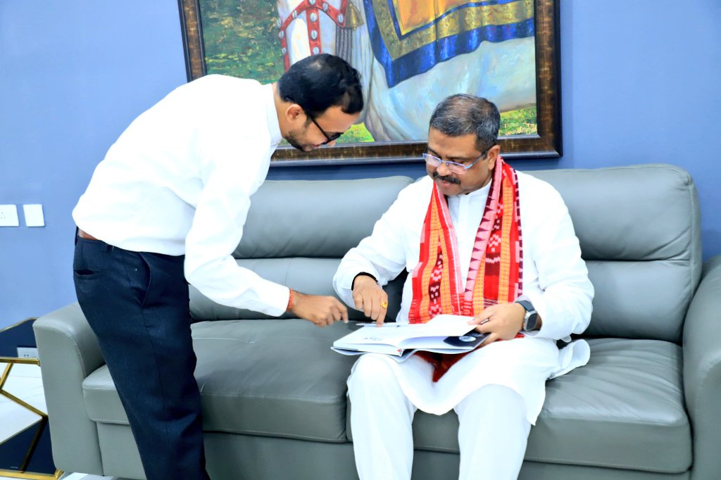 Dharmendra Pradhan tweet media