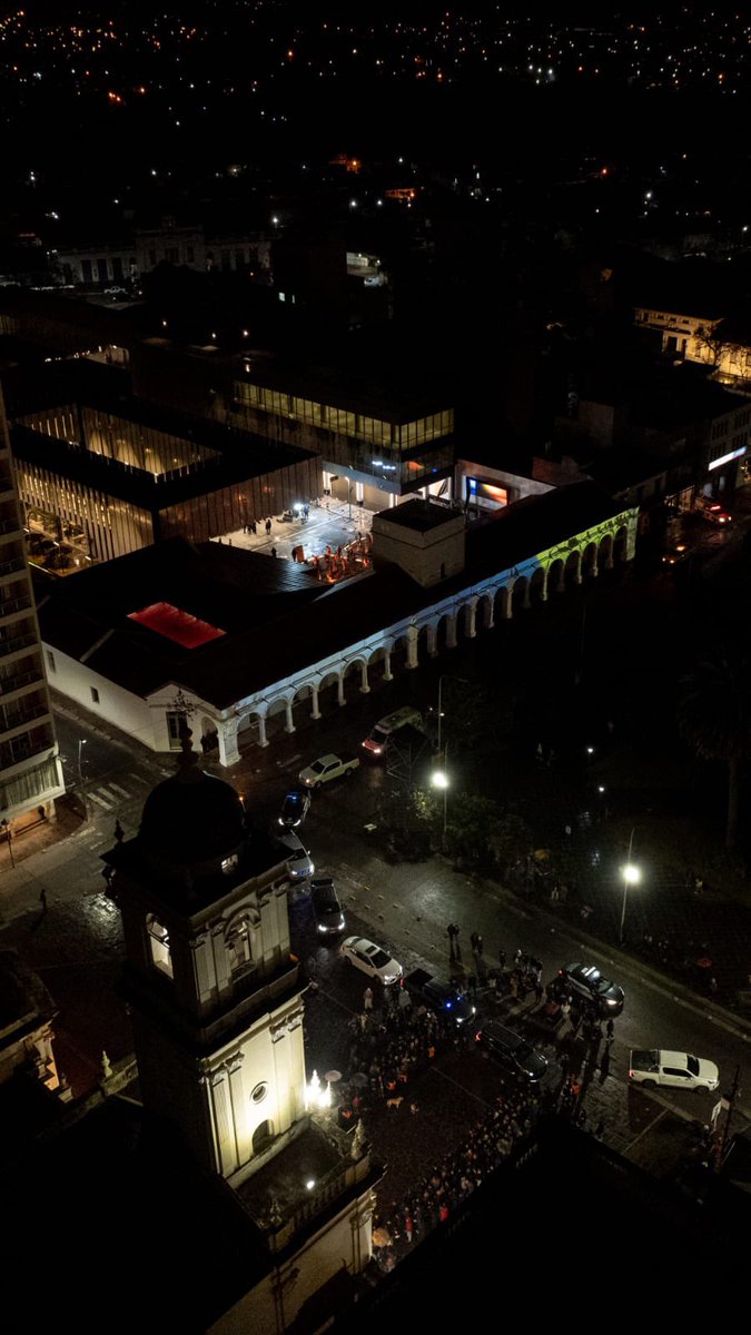 Federicoposadas's tweet photo. El nuevo Cabildo de Jujuy es una obra arquitectónica que revaloriza el patrimonio jujeño y pone el valor el centro histórico de Jujuy. Con el archivo más moderno del norte argentino, un espacio para la memoria, restaurante, salas para reuniones y exposiciones y un moderno museo… https://t.co/fd05noqqqp