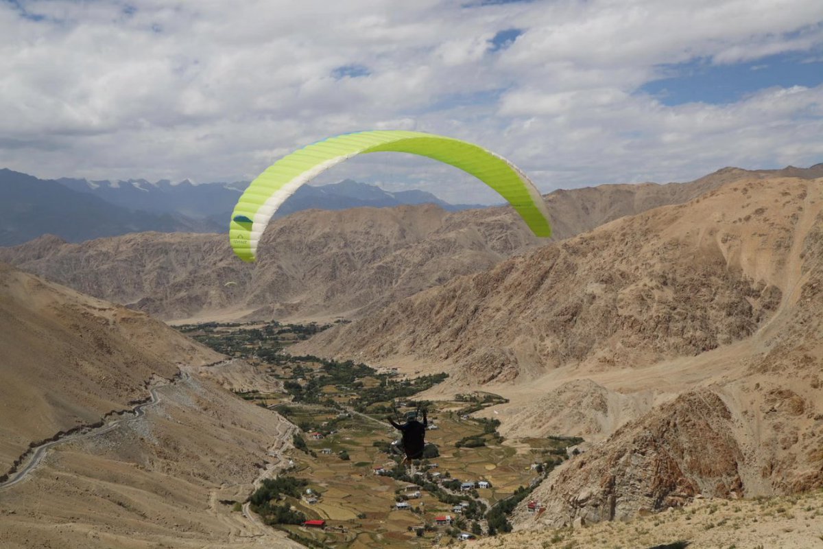 VisitLeh's tweet photo. Ladakh Aero Fest @14400ft
World highest paragliding accuracy competition.
25- 28 August 2024
#visitleh
#swadeshdarshan #IncredibleIndia #tourism #leh #ladakh #paragliding
@DIPR_Leh @incredibleindia @LAHDC_LEH @santoshsukhdeve @sectourismutl @Swadesh_Darshan @utladakhtourism https://t.co/8MQ0OVmzey