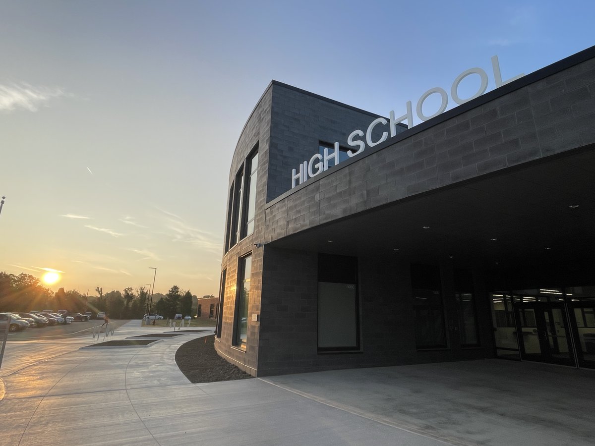 Cloverleaf Schools tweet media